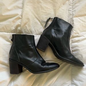 Madewell black leather ankle boots 7